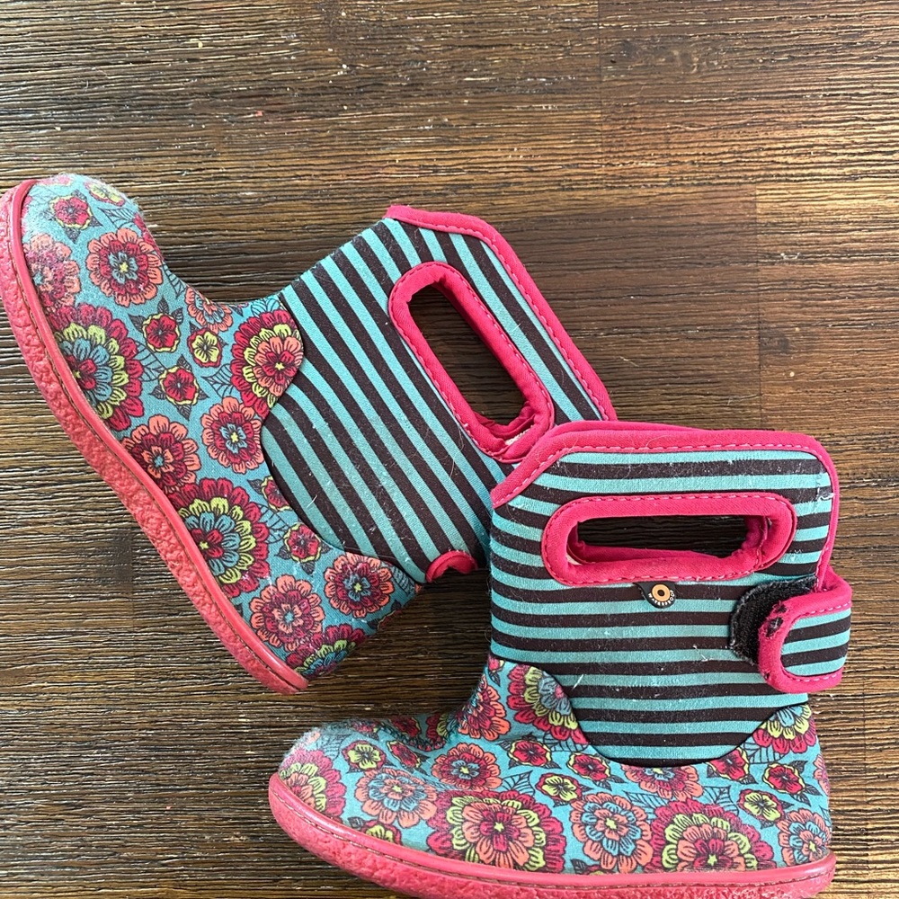 Bogs, size toddler 9